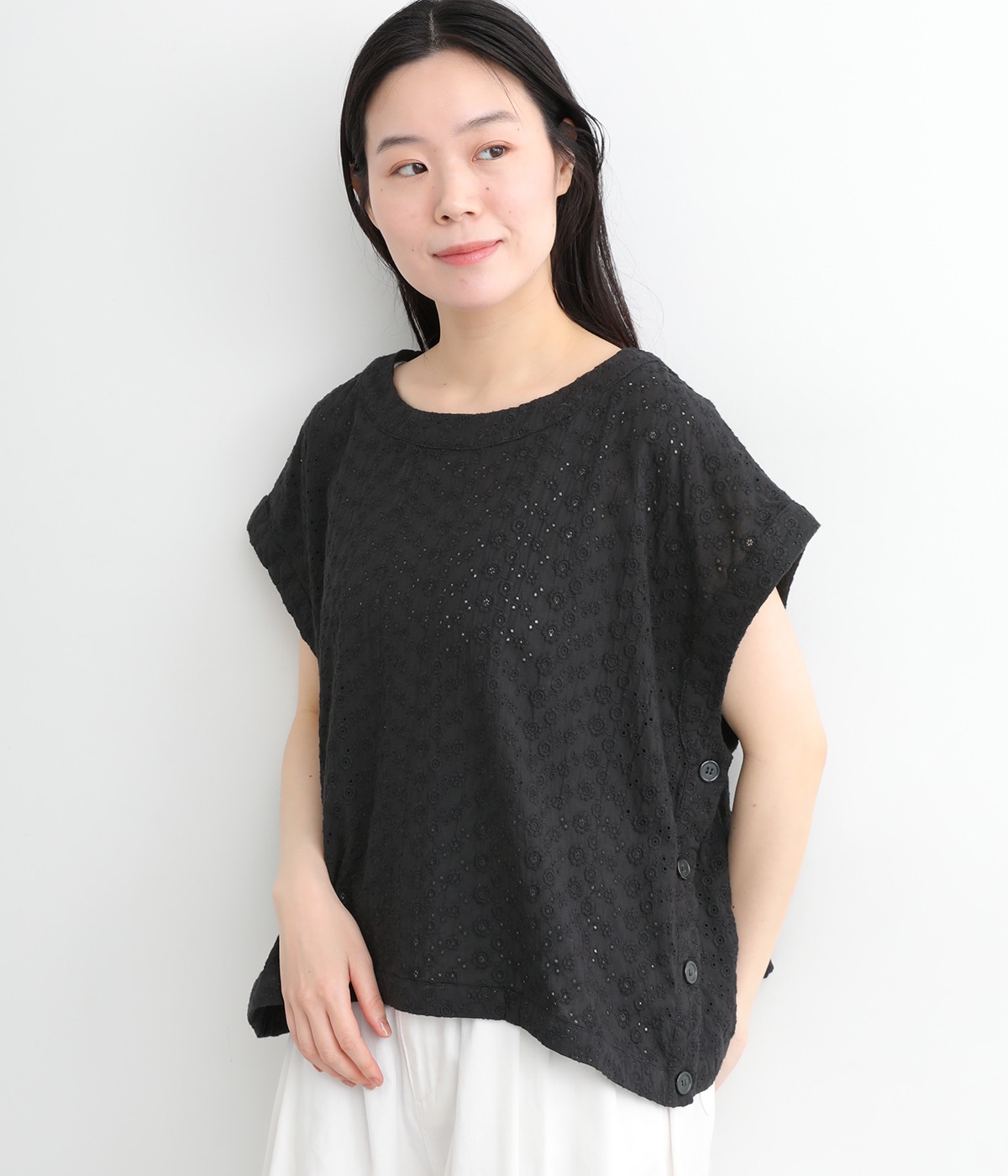 コットン刺繍レースボタン使いトップス(ブラック-ONESIZE)