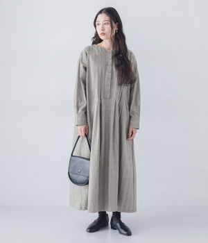 別注｜くるみボタンとピンタックのギャザーワンピース