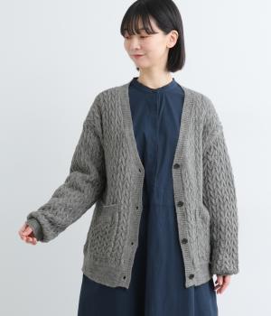 ケーブルニットカーディガン
