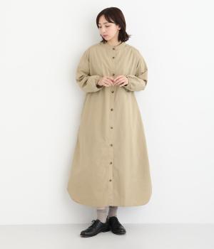 コットンダンプバイオウォッシュ加工バンドカラーワンピース(ベージュ-M)