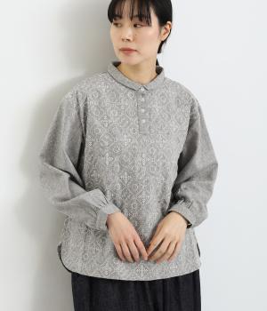 オリジナル北欧パッチワーク風刺繍　チビ襟ブラウス(グレー-F)