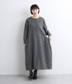 ドット刺繍　ギャザーポケットワンピース(チャコール-F)