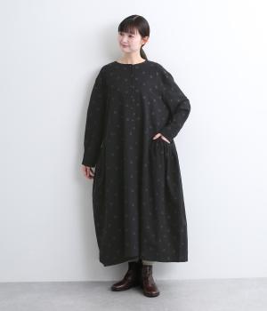ドット刺繍　ギャザーポケットワンピース(ブラック-F)