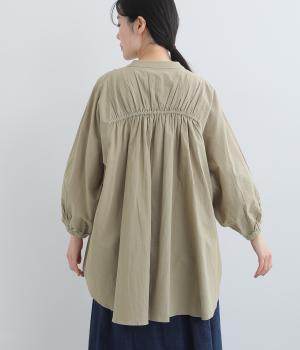 コットンローン　バックギャザーブラウス
