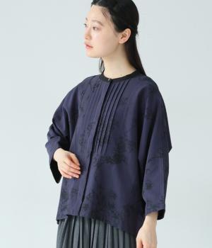 レーヨンリネン　大花プリントピンタックブラウス(ネイビー-F)