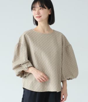 コットンサテン　サークル刺繍バルーン袖ブラウス