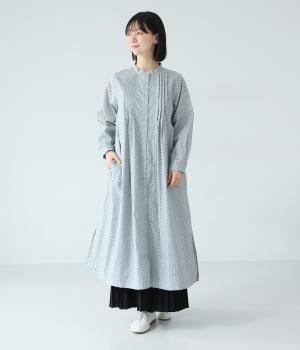 リーフ柄プリント　ピンタックシャツワンピース