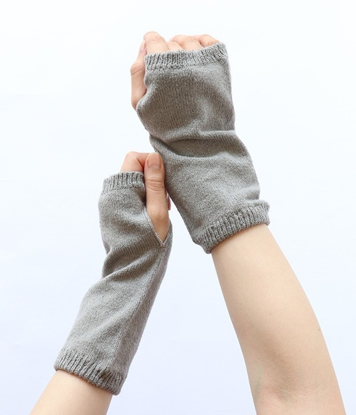 【極暖シルクシリーズ】アームウォーマー（親指穴付き）(シルバー-ONESIZE)