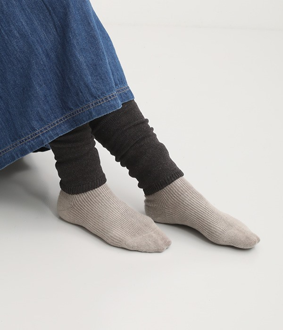 【極暖シルクシリーズ】内側シルク2重編み　レッグウォーマー(スミ-ONESIZE)