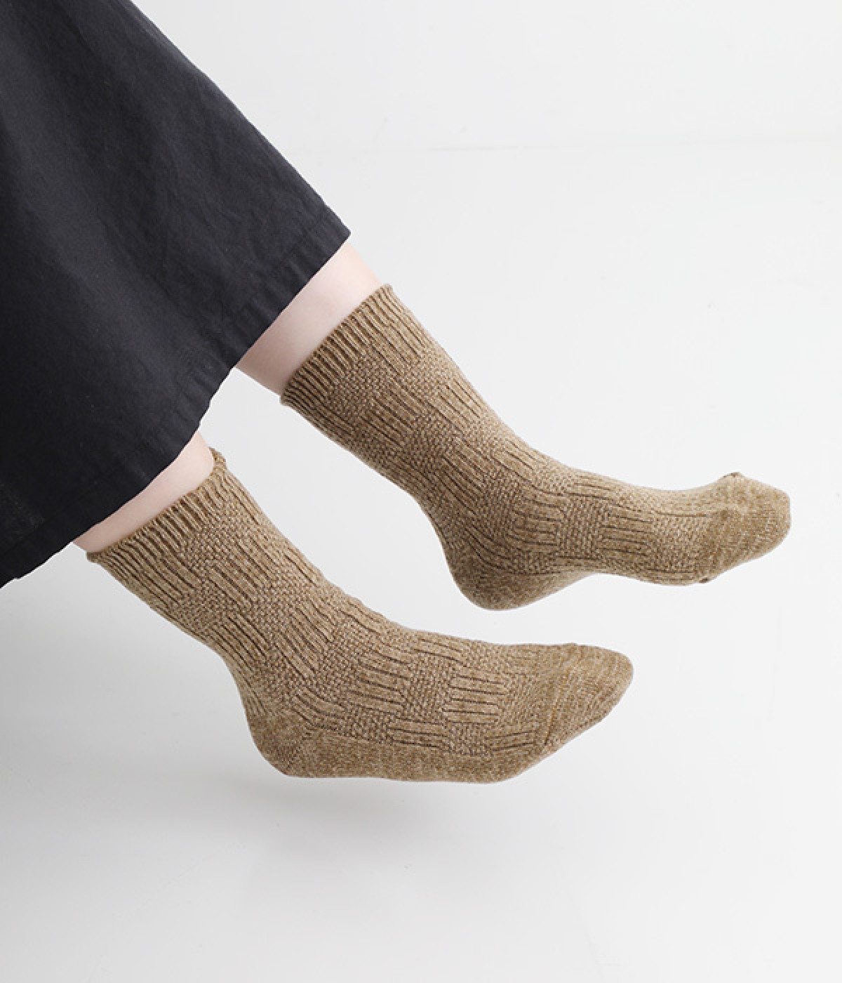 シルクとウール混の編み柄靴下(くるみ色-ONESIZE)