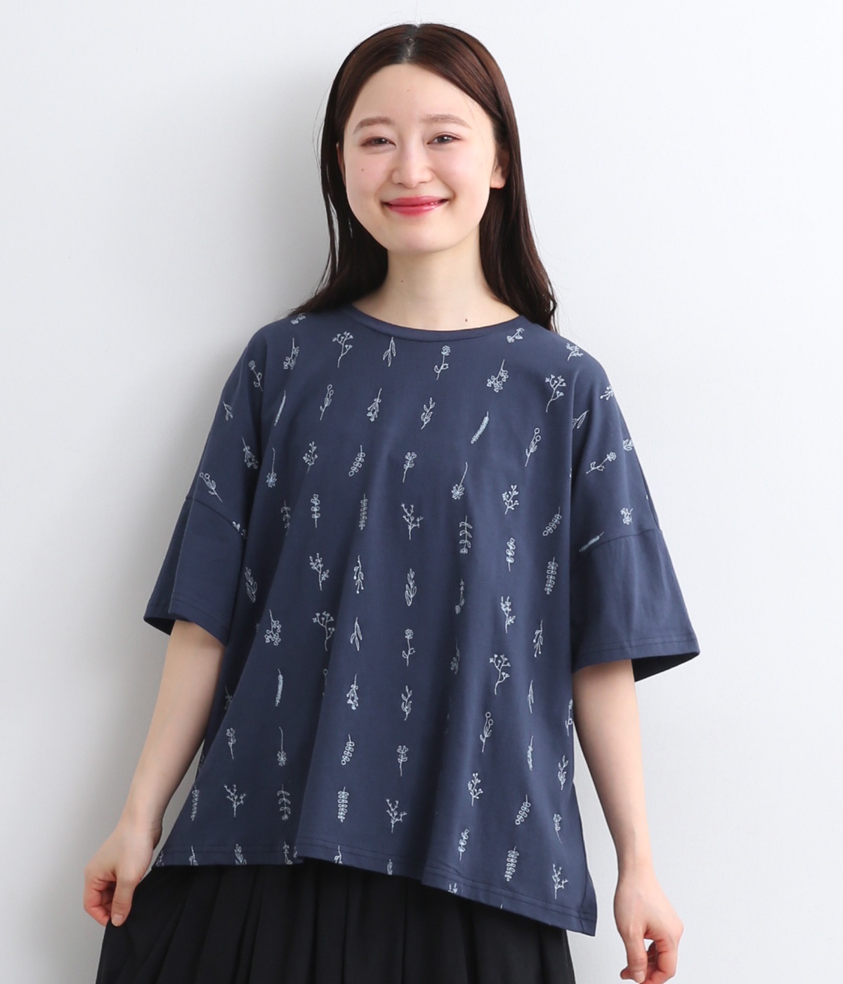 お花全面刺繍Tシャツ
