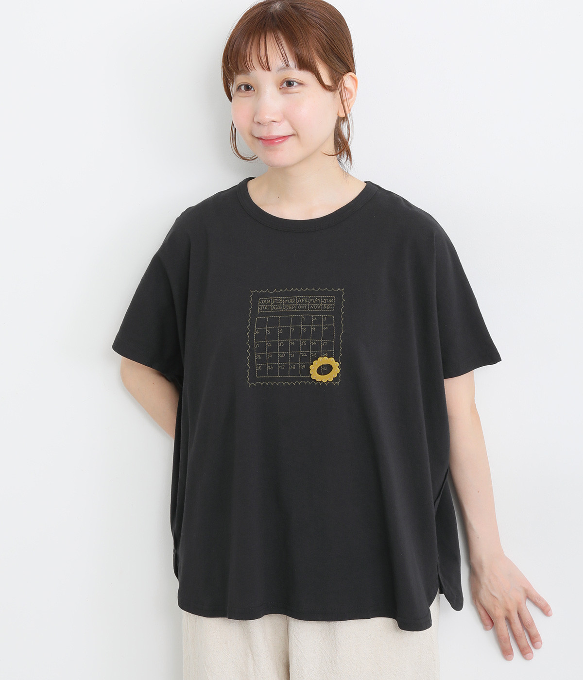 カレンダー刺繍Tシャツ