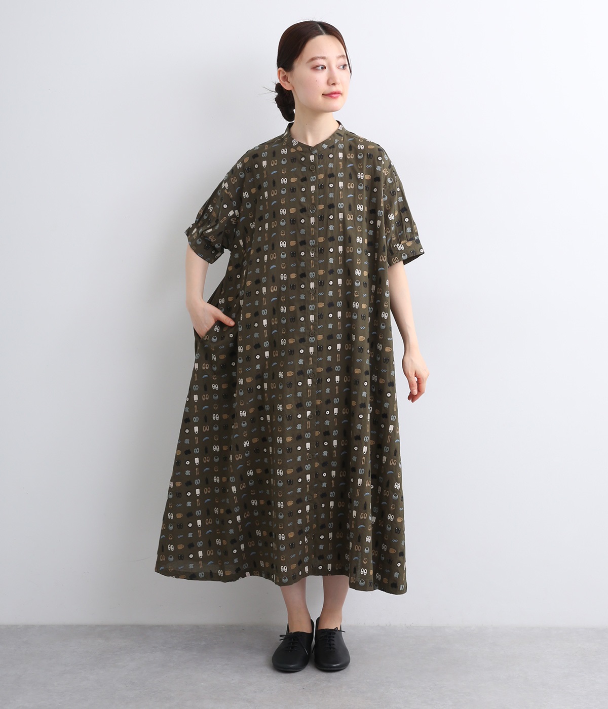 お出かけ総柄刺繍ワンピース(カーキ-ONESIZE)