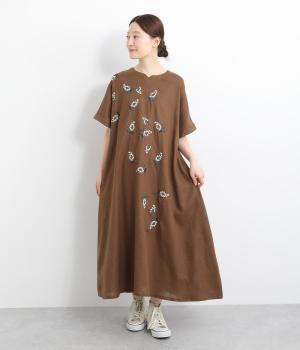スリットネック花刺繍ワンピース