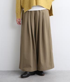 タックバギーパンツ