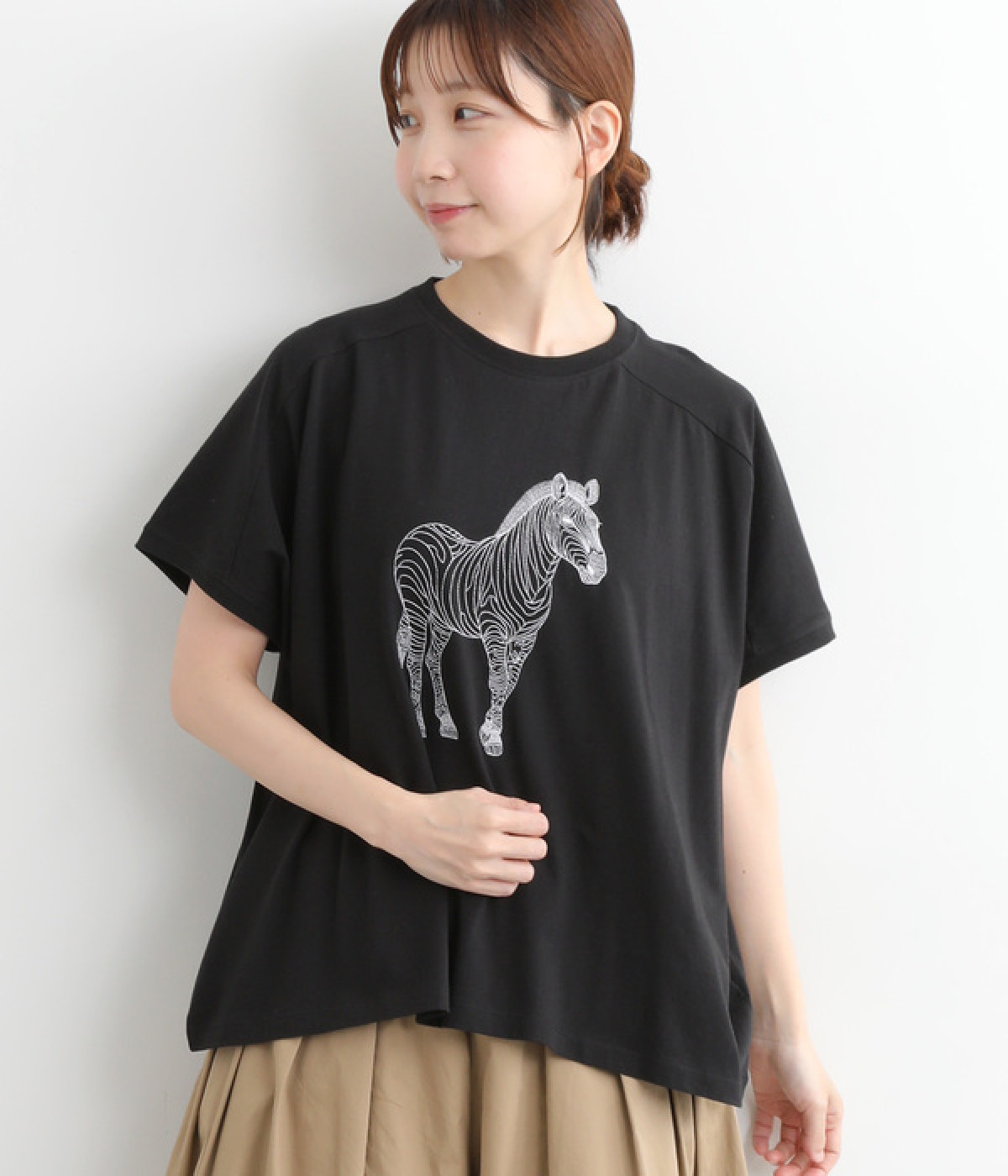 コットン天竺刺繍変形ワイドＴシャツ　しまうま(ブラック-ONESIZE)