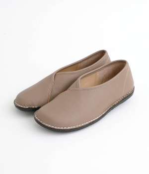 Ｖカットかぶせスリッポン(カーキ-230)