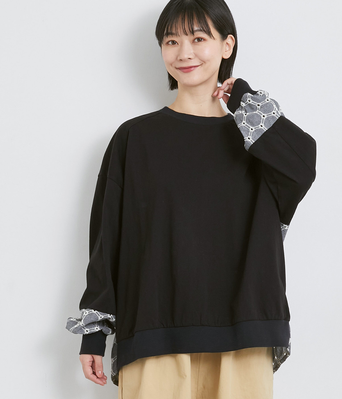 天竺サークル刺繍バックシャンプルオーバー(ブラック-ONESIZE)