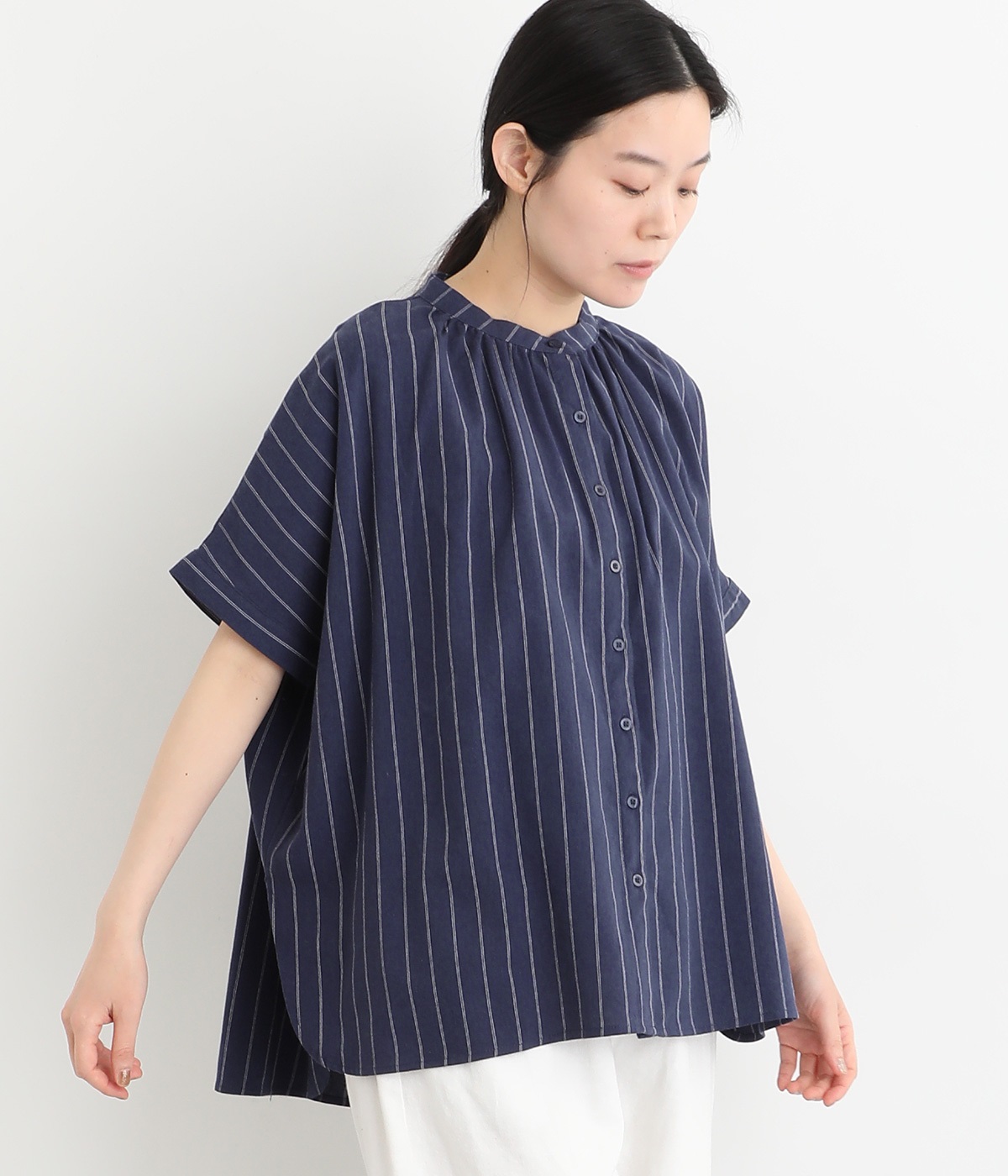 【美品】ギャルリーヴィー レギュラーカラー ストライプ リネンシャツ ゆったり リネン混ストライプ バンドカラーギャザーシャツ（LUPILIEN）の