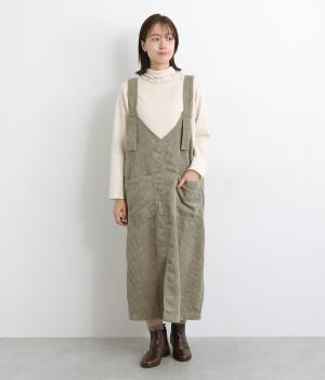 太いコーデュロイジャンパースカート