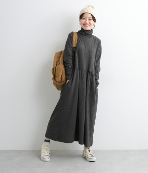 接結カットソータートルネックワンピース