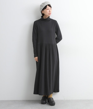 接結カットソータートルネックワンピース(ブラック-M)