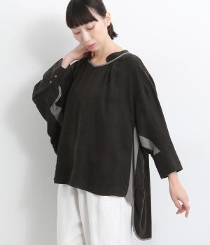 キュプラレーヨン後ろギャザー切り替えゆるVネックフレアブラウス