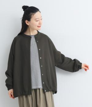 レーヨンナイロンツイル首元フリルブラウスジャケット(ダークチャコール-F)