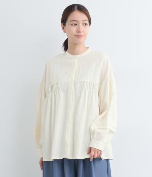 ウォッシュ加工胸元ギャザー切替ブラウス(オフホワイト-F)