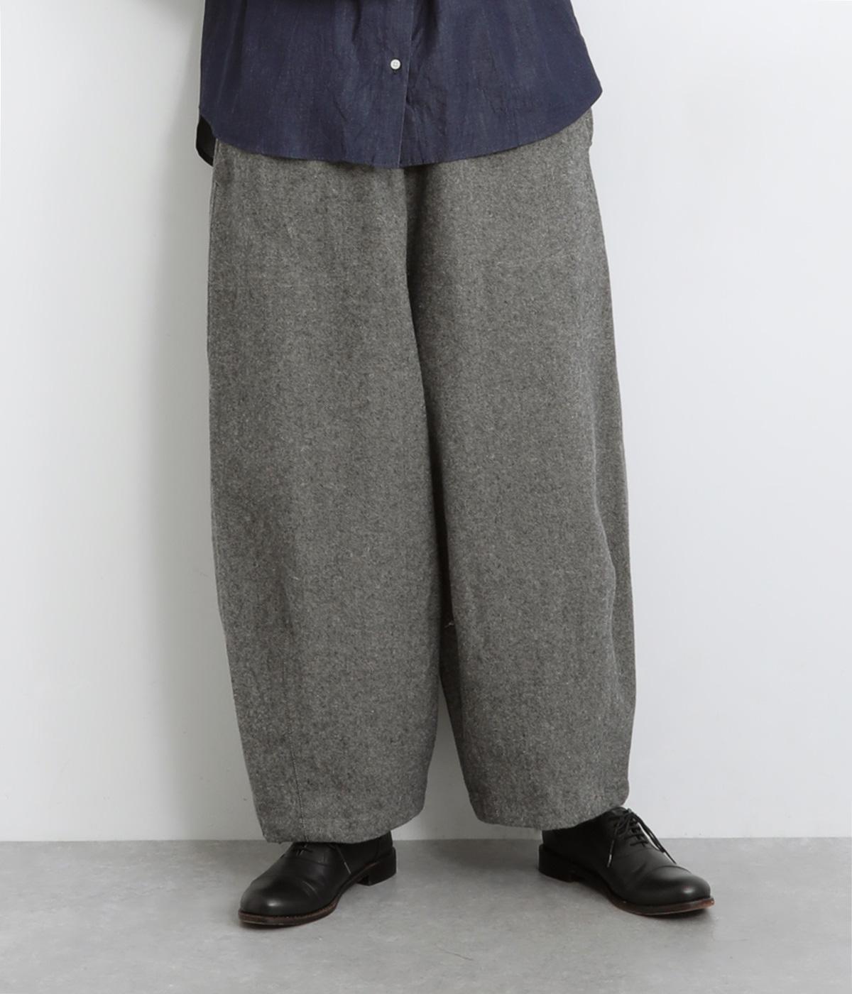 コットンリネン先染めツイル起毛裾タックワイドパンツ(グレイ-F)