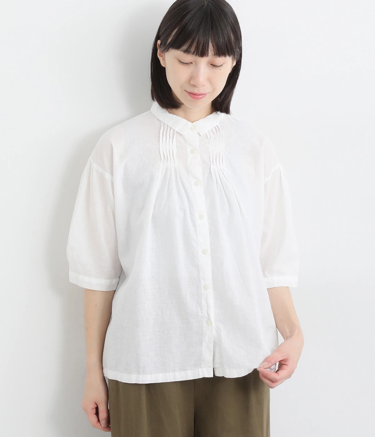 【tukuroi by SUN VALLEY】コットンリネン平織日本製品染　6分袖タックブラウス(オフシロ-ONESIZE)
