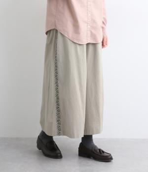 コットン平織ライン刺繍　ワイドパンツ(ミントベージュ-F)