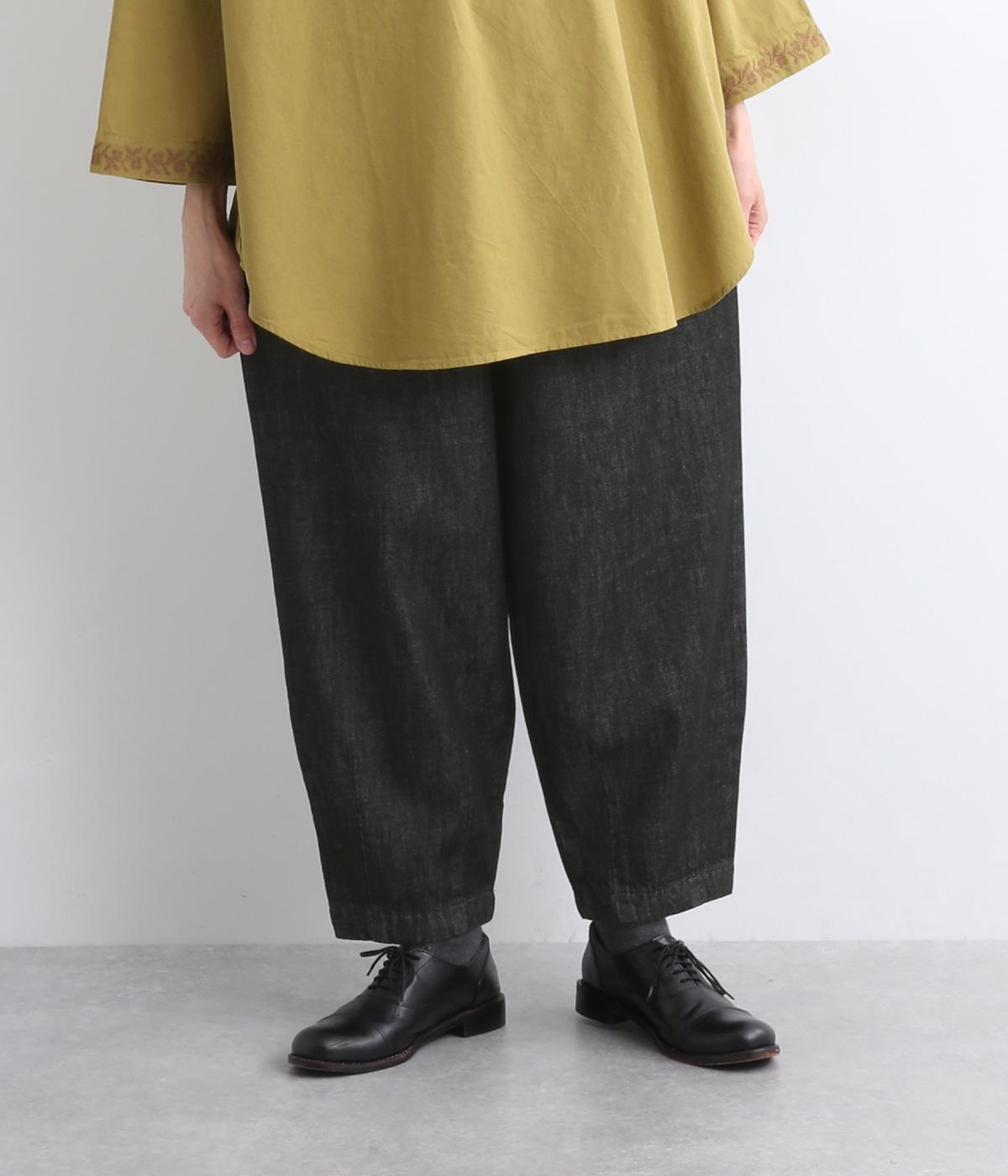 コットン甘織デニム　テーパードパンツ(クロ-F)