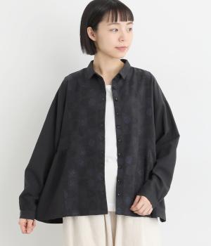 【tukuroi by SUN VALLEY】コットンリネンツイルボタニカル刺繍サイドギャザーブラウス(ダークネイビー-F)