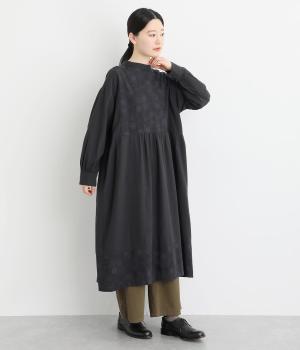 【tukuroi by SUN VALLEY】コットンリネンツイルボタニカル刺繍前後2wayワンピース(ダークネイビー-F)