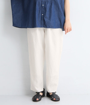 シャープテーパードパンツ