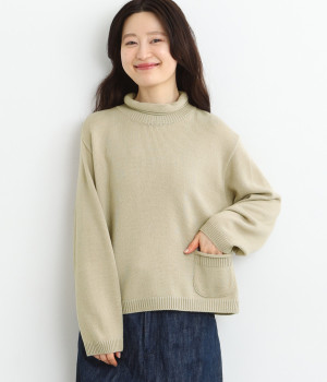 ウール混ハイネックポケット付きニットプルオーバー