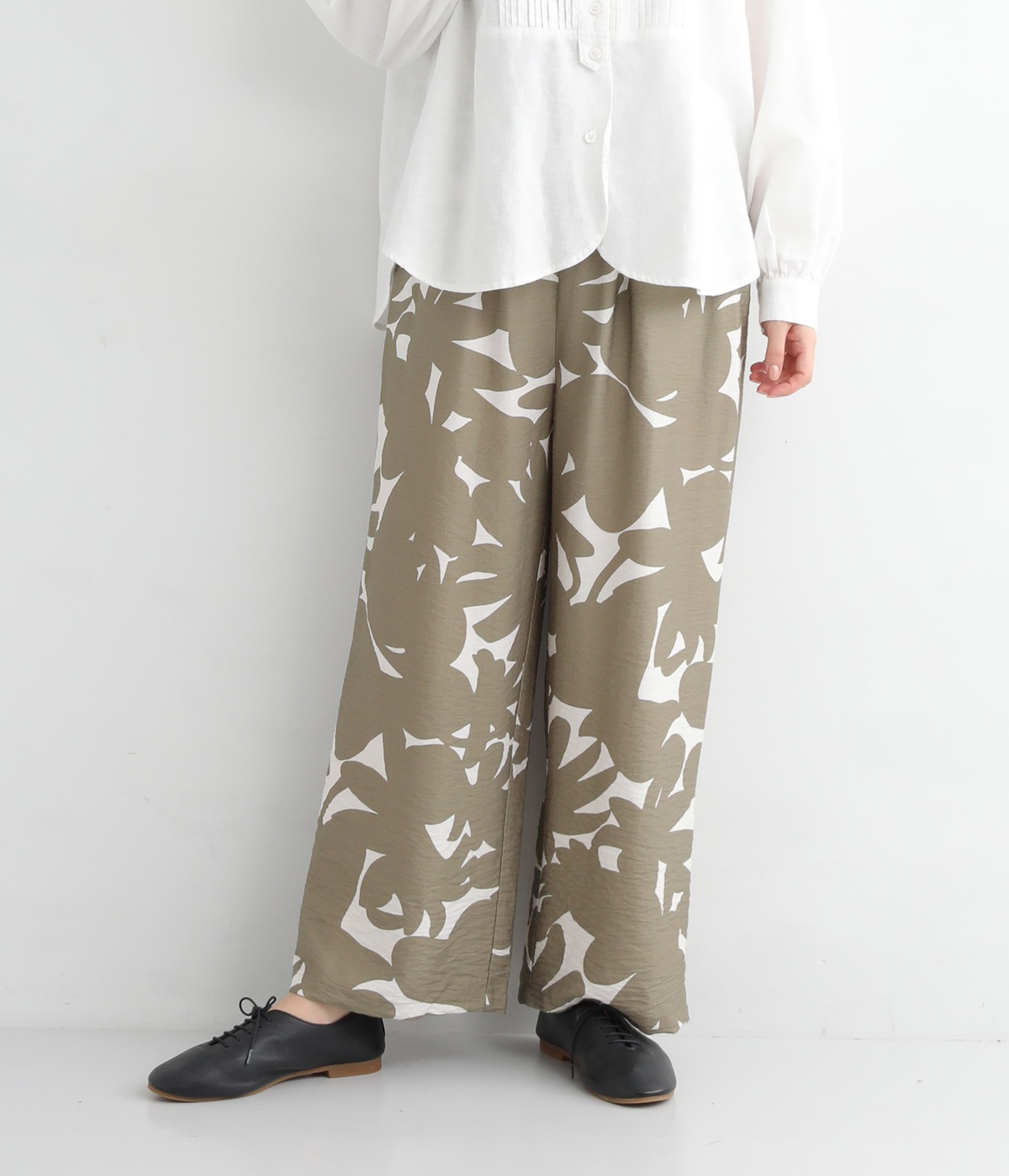 シルエットフラワーセミワイドパンツ(ベージュ-ONESIZE)