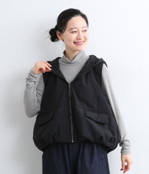 裾バルーン中綿フードベスト(クロ-F)