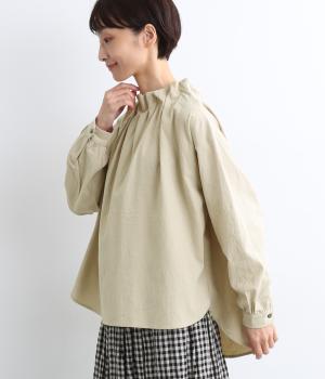 コットン襟タックブラウス