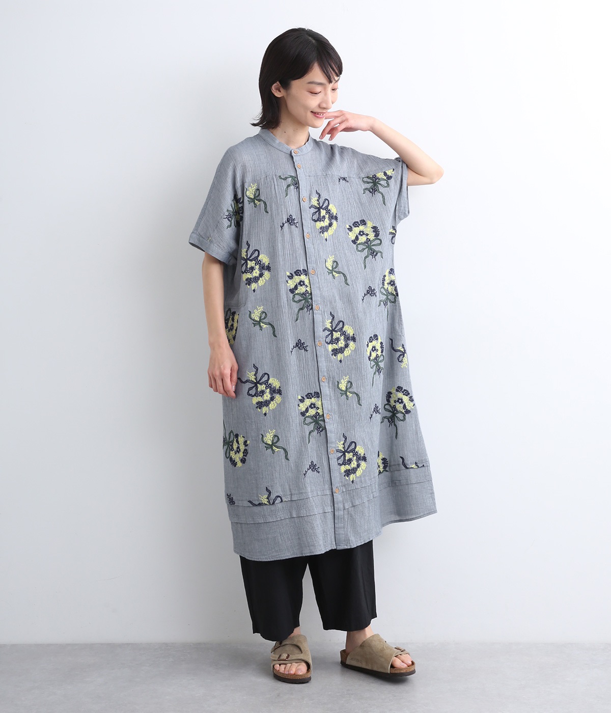 コットンリネンシャンブレースモールブーケット総刺繍ワンピース(ブルー-ONESIZE)