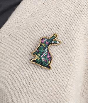 刺繍ブローチ｢ウサギ｣