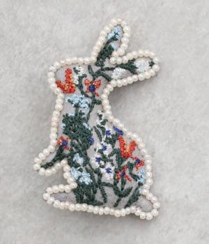刺繍ブローチ｢ウサギ｣(グレー-F)