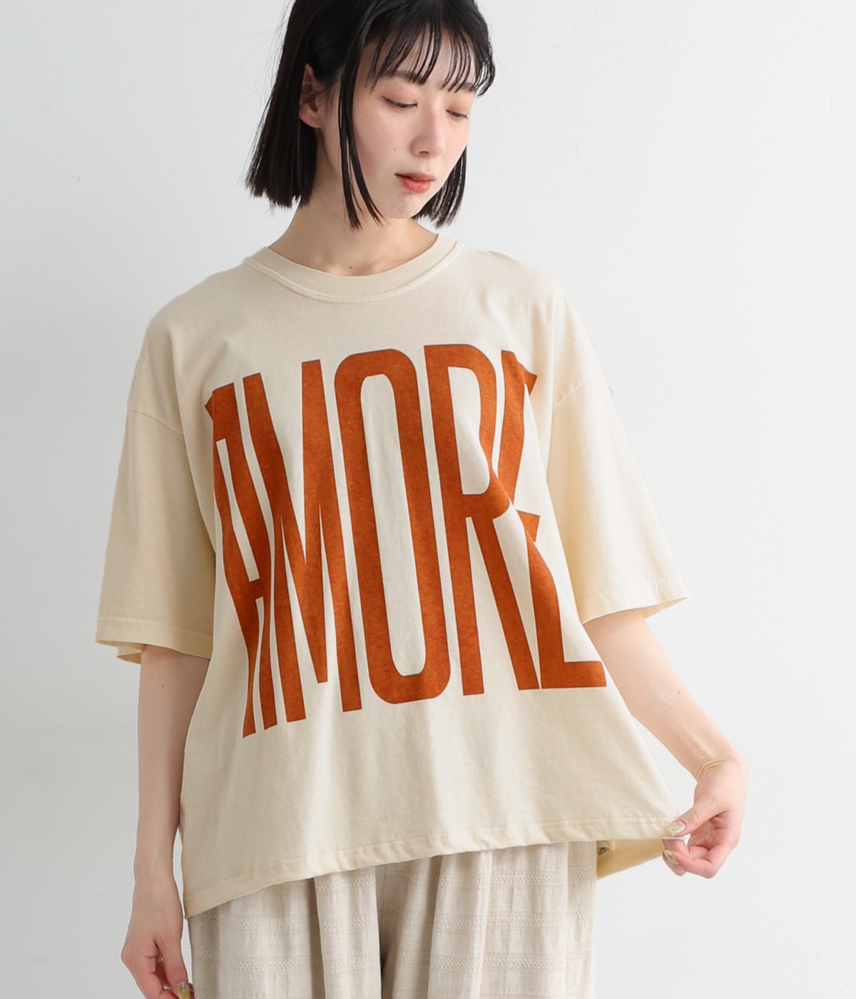 ピグメントTシャツ　AMORE(アイボリー-ONESIZE)