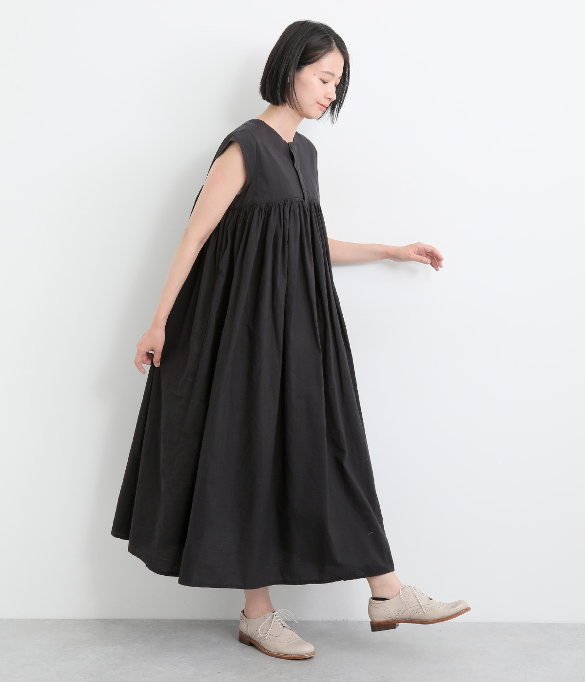 2025 イチ / フリルロングワンピース タンガリー コットンリネン 2wey 2025 イチ / フリルロングワンピース タンガリー コットンリネン 2wey