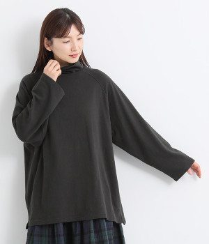 エンブロイダリータートルネック