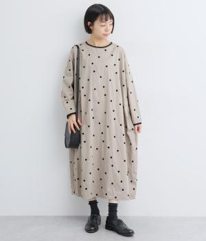 コットン　ドット刺繍コクーンワンピース