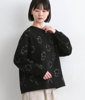 フラワーサークル総刺繍裏毛プルオーバー(ブラック-F)