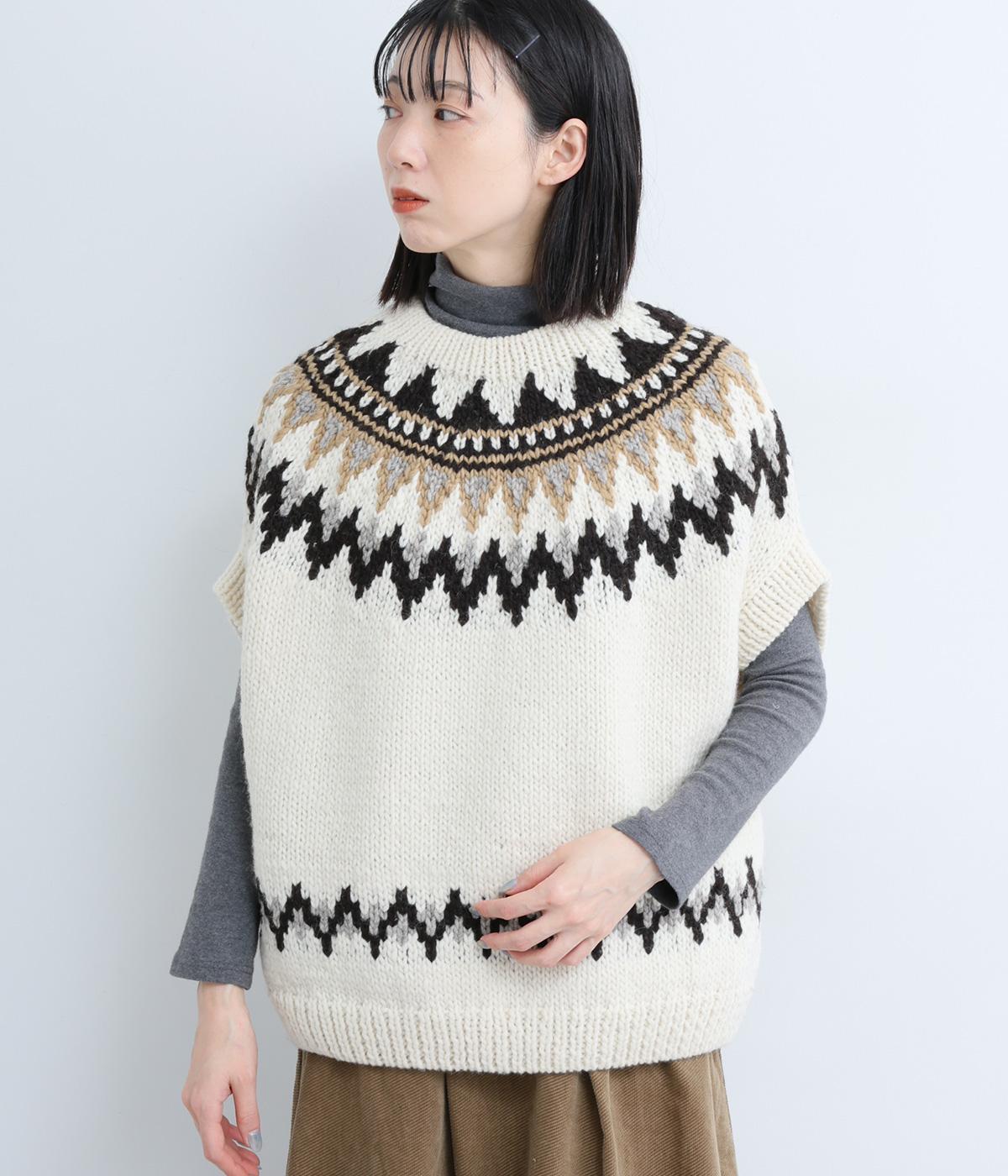 ペルーハイランドウールハンドニット求心柄ジャカードベスト(キナリ-F)