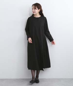 アシンメトリープリーツワンピース(ブラック-ONESIZE)